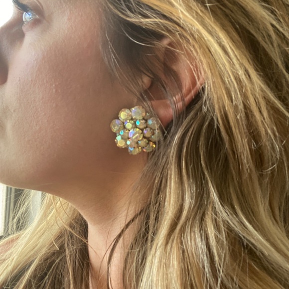 Vintage clip on earrings - Picture 8 of 12